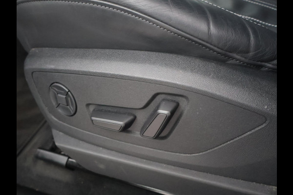 Audi Q8 e-tron 55 QUATTRO 115 kWh 408 PK S EDITION S-LINE + TREKHAAK 1800 KG | LUCHTVERING | HEAD-UP | LEDER SPORTINTERIEUR