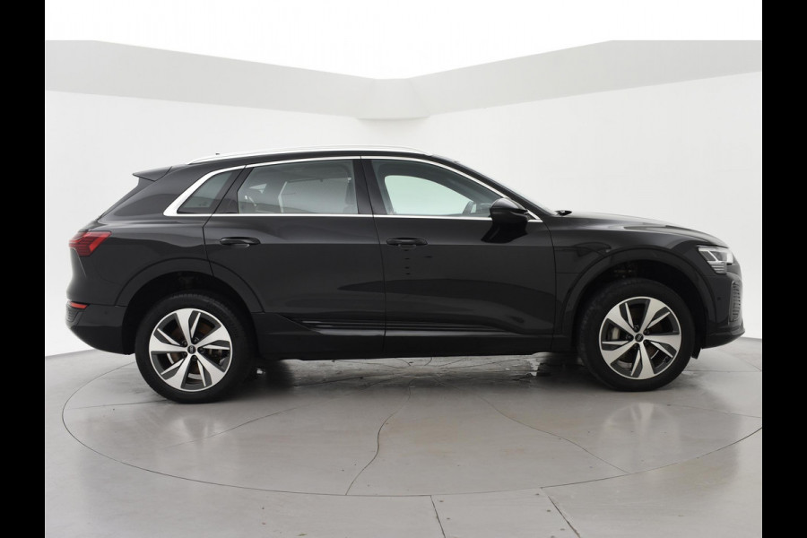 Audi Q8 e-tron 55 QUATTRO 115 kWh 408 PK S EDITION S-LINE + TREKHAAK 1800 KG | LUCHTVERING | HEAD-UP | LEDER SPORTINTERIEUR