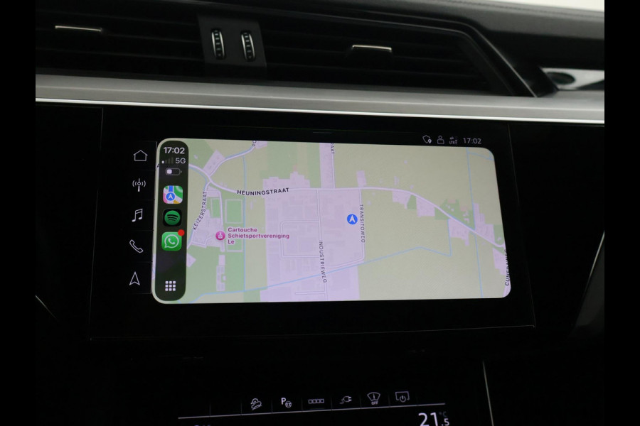 Audi Q8 e-tron 55 QUATTRO 115 kWh 408 PK S EDITION S-LINE + TREKHAAK 1800 KG | LUCHTVERING | HEAD-UP | LEDER SPORTINTERIEUR