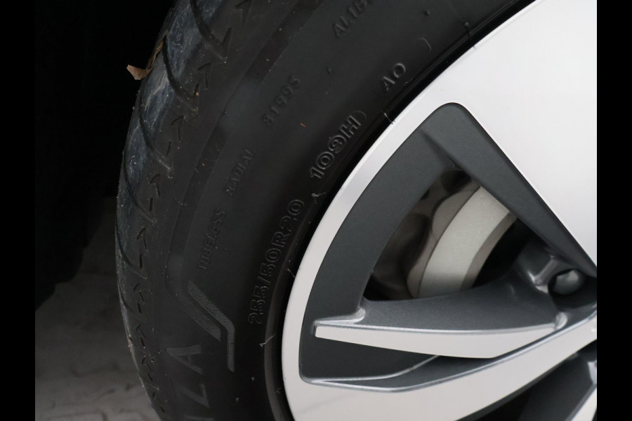 Audi Q8 e-tron 55 QUATTRO 115 kWh 408 PK S EDITION S-LINE + TREKHAAK 1800 KG | LUCHTVERING | HEAD-UP | LEDER SPORTINTERIEUR