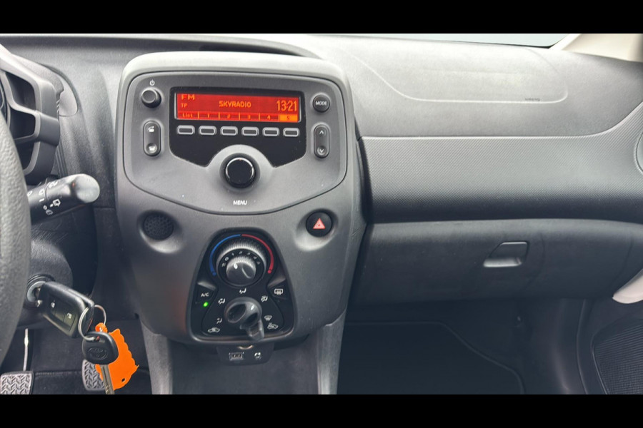 Toyota Aygo 1.0 VVT-i x-fun AIRCO NL AUTO