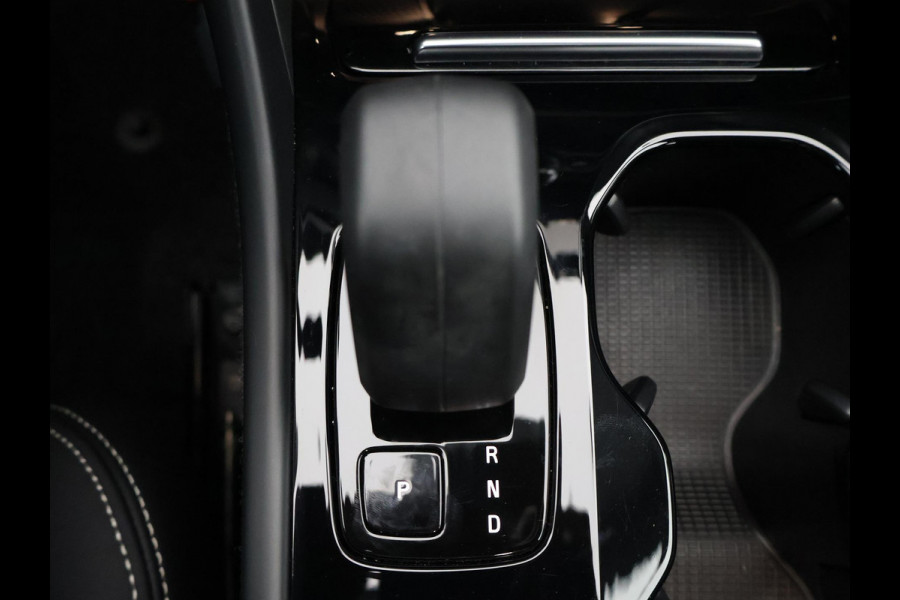 Volvo C40 RECHARGE TWIN INTRO AWD 78 KW/408 PK ACCU 92% BIJNA 2022.GARANTIE TOT 2032** 1800 KG TREKGEWICHT. PANODAK