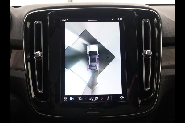 Volvo C40 RECHARGE TWIN INTRO AWD 78 KW/408 PK ACCU 92% BIJNA 2022.GARANTIE TOT 2032** 1800 KG TREKGEWICHT. PANODAK