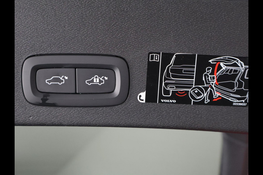 Volvo C40 RECHARGE TWIN INTRO AWD 78 KW/408 PK ACCU 92% BIJNA 2022.GARANTIE TOT 2032** 1800 KG TREKGEWICHT. PANODAK