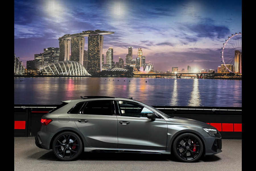 Audi RS3 Sportback 2.5 TFSI quattro PPF|RS-Schaalstoelen|Sonos|MatteGrijs|HUD|Alcantara|Vol!