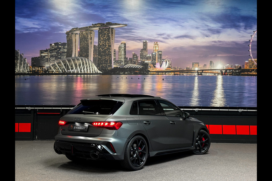 Audi RS3 Sportback 2.5 TFSI quattro PPF|RS-Schaalstoelen|Sonos|MatteGrijs|HUD|Alcantara|Vol!