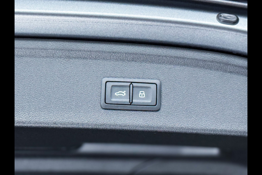 Audi RS3 Sportback 2.5 TFSI quattro PPF|RS-Schaalstoelen|Sonos|MatteGrijs|HUD|Alcantara|Vol!