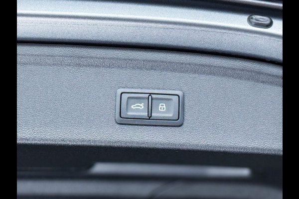 Audi RS3 Sportback 2.5 TFSI quattro PPF|RS-Schaalstoelen|Sonos|MatteGrijs|HUD|Alcantara|Vol!