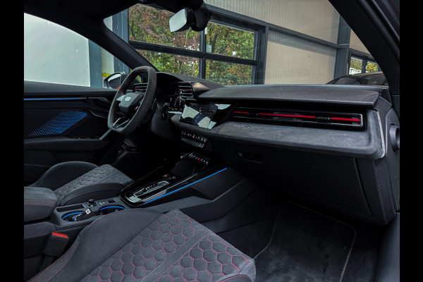 Audi RS3 Sportback 2.5 TFSI quattro PPF|RS-Schaalstoelen|Sonos|MatteGrijs|HUD|Alcantara|Vol!