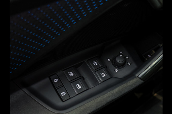 Audi RS3 Sportback 2.5 TFSI quattro PPF|RS-Schaalstoelen|Sonos|MatteGrijs|HUD|Alcantara|Vol!