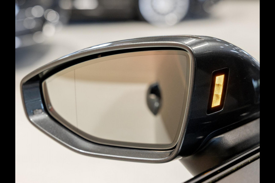 Audi A6 Avant 55 TFSI quattro S edition / 340pk / Maxton / Panorama dak / Achteruitrij camera /