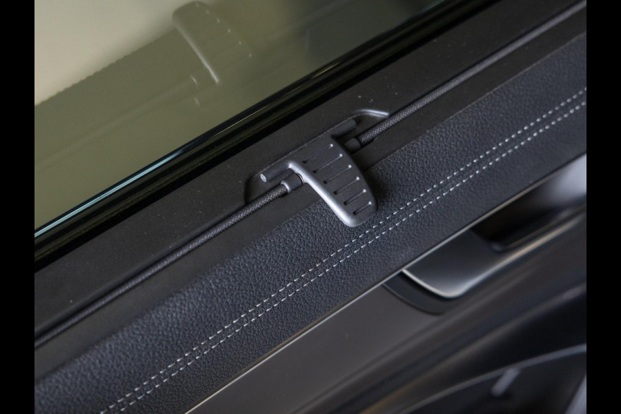 Audi A6 Avant 55 TFSI quattro S edition / 340pk / Maxton / Panorama dak / Achteruitrij camera /