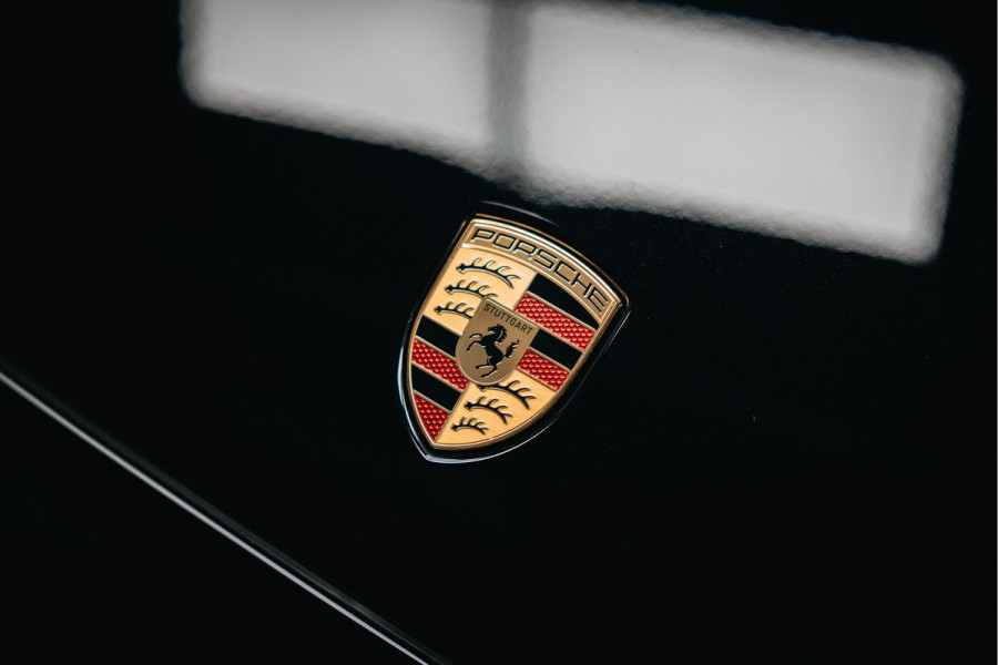 Porsche Cayenne Coupé 3.0 E-Hybrid Black Edition | Sport Chrono | Luchtvering | Adaptieve (18-voudige) sportstoelen met verwarming en verkoeling |