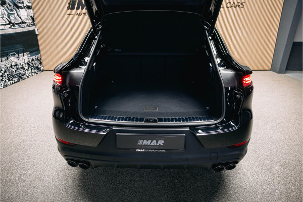 Porsche Cayenne Coupé 3.0 E-Hybrid Black Edition | Sport Chrono | Luchtvering | Adaptieve (18-voudige) sportstoelen met verwarming en verkoeling |