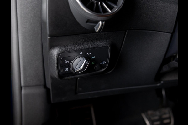 Audi TT 40 TFSI Pro Line / 197pk / Leder / Stoelverwarming /