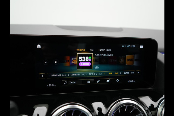 Mercedes-Benz B-Klasse 250 e Business Solution AMG Limited Plug In Hybrid 218pk PHEV | Panodak | Camera | Night Pakket | Alcantara Sportstoelen Verwarmd | Apple Carplay | Widescreen Cockpit | Navigatie | Lane Assist | Virtual | DAB |