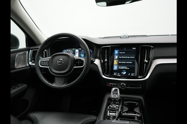 Volvo V60 2.0 T8 Recharge AWD Inscription 392pk Dealer O.H PHEV | Trekhaak Af Fabriek | Panodak | Head Up | Adaptive Cruise | 360 Camera | Bowers & Wilkins | Lederen Sporstoelen Memory & Ventilatie | Apple Carplay | Verwarmde Stoelen & Stuur | 19"L.M