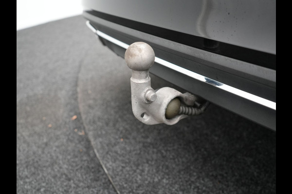 Volvo V60 2.0 T8 Recharge AWD Inscription 392pk Dealer O.H PHEV | Trekhaak Af Fabriek | Panodak | Head Up | Adaptive Cruise | 360 Camera | Bowers & Wilkins | Lederen Sporstoelen Memory & Ventilatie | Apple Carplay | Verwarmde Stoelen & Stuur | 19"L.M