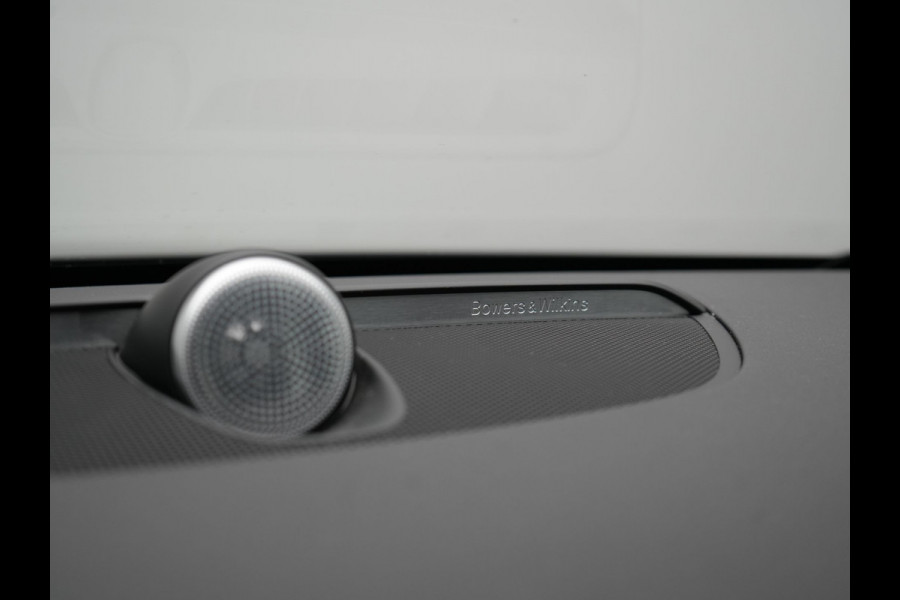 Volvo V60 2.0 T8 Recharge AWD Inscription 392pk Dealer O.H PHEV | Trekhaak Af Fabriek | Panodak | Head Up | Adaptive Cruise | 360 Camera | Bowers & Wilkins | Lederen Sporstoelen Memory & Ventilatie | Apple Carplay | Verwarmde Stoelen & Stuur | 19"L.M