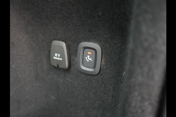 Volvo V60 2.0 T8 Recharge AWD Inscription 392pk Dealer O.H PHEV | Trekhaak Af Fabriek | Panodak | Head Up | Adaptive Cruise | 360 Camera | Bowers & Wilkins | Lederen Sporstoelen Memory & Ventilatie | Apple Carplay | Verwarmde Stoelen & Stuur | 19"L.M