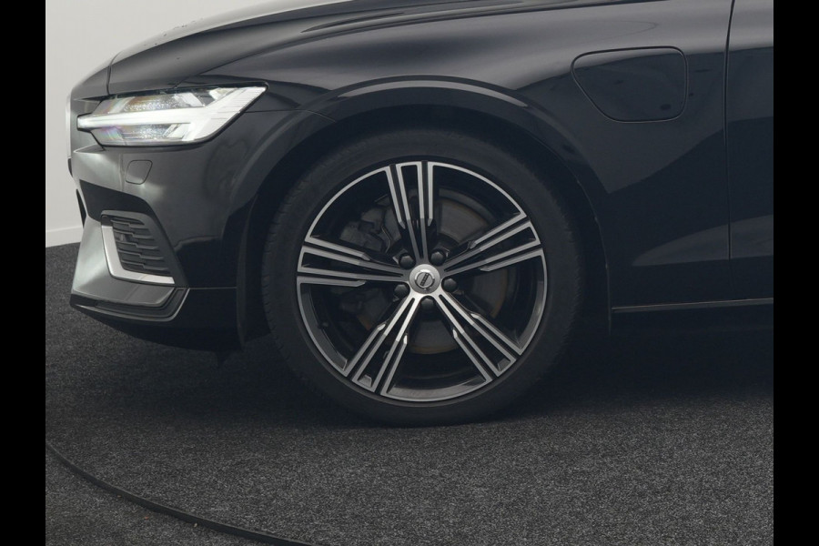 Volvo V60 2.0 T8 Recharge AWD Inscription 392pk Dealer O.H PHEV | Trekhaak Af Fabriek | Panodak | Head Up | Adaptive Cruise | 360 Camera | Bowers & Wilkins | Lederen Sporstoelen Memory & Ventilatie | Apple Carplay | Verwarmde Stoelen & Stuur | 19"L.M