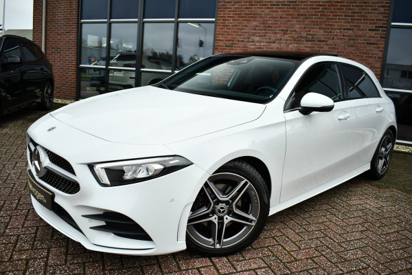 Mercedes-Benz A-Klasse 180 AMG Pano Trekhaak Camera Night Metallic-wit