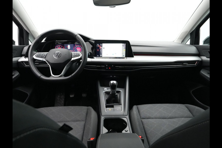 Volkswagen GOLF Variant 1.0 TSI 110pk Life Navigatie Wegkl. trekhaak Pdc privacy glas 109