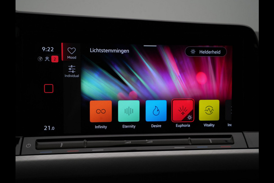 Volkswagen GOLF Variant 1.0 TSI 110pk Life Navigatie Wegkl. trekhaak Pdc privacy glas 109