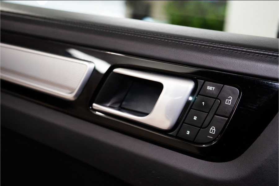 Porsche Cayenne 3.0 E-Hybrid Platinum Edition 462PK | NL AUTO | 1e Eigenaar NAP | Sport Design | Pano | Bose | Meedraaiende achteras | VOL OPTIE