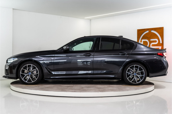 BMW 5 Serie 530e High Executive M-Sport 300PK | Laser | Pano | Leder | Sfeer | 12 MND Garantie