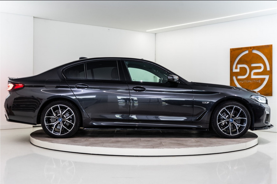 BMW 5 Serie 530e High Executive M-Sport 300PK | Laser | Pano | Leder | Sfeer | 12 MND Garantie