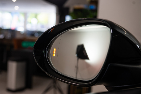 Porsche Cayenne 3.0 E-Hybrid Facelift 470PK | Luchtvering | Pano | Bose | Chrono | Sfeer | 24 MND Garantie