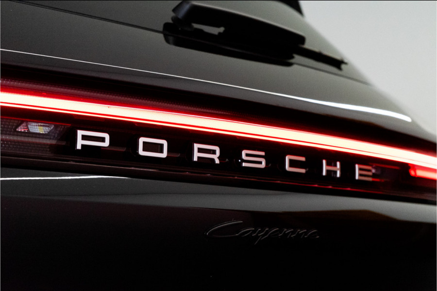 Porsche Cayenne 3.0 E-Hybrid Facelift 470PK | Luchtvering | Pano | Bose | Chrono | Sfeer | 24 MND Garantie