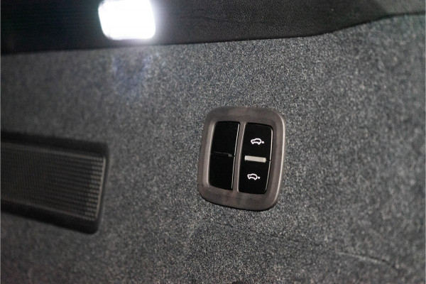 Porsche Cayenne 3.0 E-Hybrid Facelift 470PK | Luchtvering | Pano | Bose | Chrono | Sfeer | 24 MND Garantie