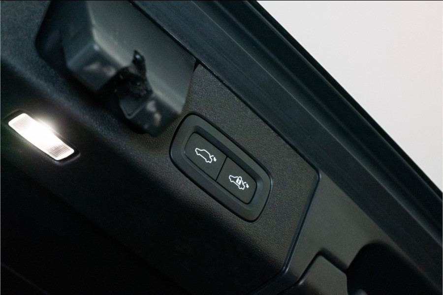 Volvo XC60 2.0 T8 AWD Polestar Engineered 455PK | Pano | Leder | Trekhaak | Memory | 12 MND Garantie