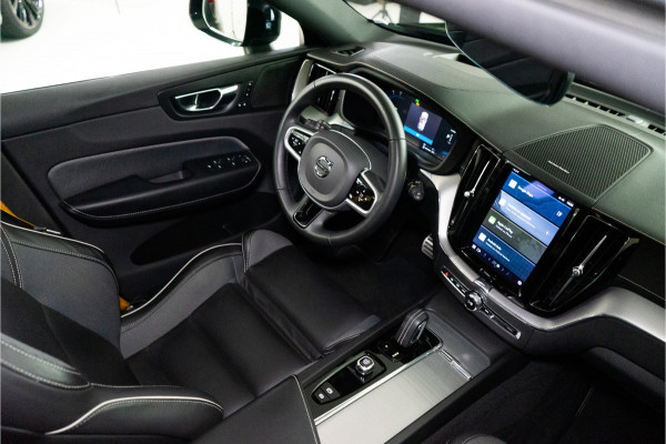 Volvo XC60 2.0 T8 AWD Polestar Engineered 455PK | Pano | Leder | Trekhaak | Memory | 12 MND Garantie