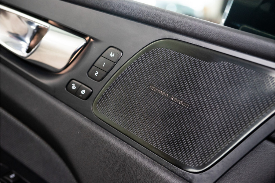 Volvo XC60 2.0 T8 AWD Polestar Engineered 455PK | Pano | Leder | Trekhaak | Memory | 12 MND Garantie