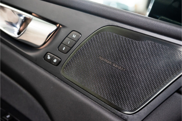 Volvo XC60 2.0 T8 AWD Polestar Engineered 455PK | Pano | Leder | Trekhaak | Memory | 12 MND Garantie