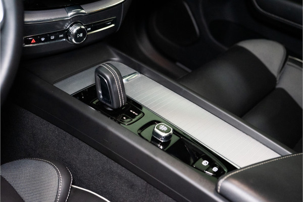 Volvo XC60 2.0 T8 AWD Polestar Engineered 455PK | Pano | Leder | Trekhaak | Memory | 12 MND Garantie