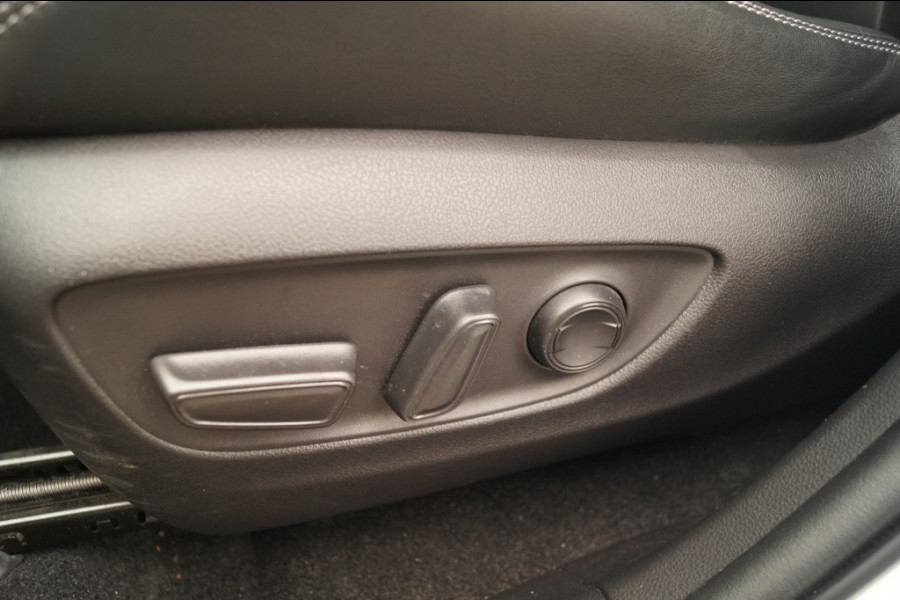 Toyota RAV4 2.0 VVT-iE Automaat Style -LEER-NAVI-CAM-TREKHAAK-