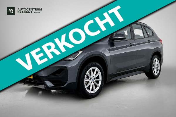 BMW X1 SDrive18i Executive Edition (GROOT-NAVIGATIE, CARPLAY, CAMERA, HEAD-UP, CLIMA, 1e EIGENAAR, GOED ONDERHOUDEN)