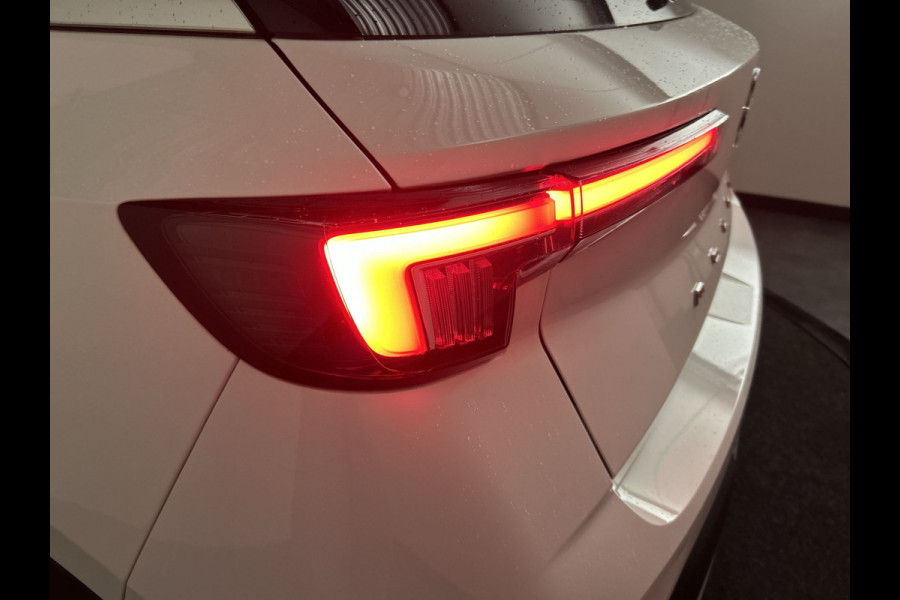 Opel Mokka Electric Ultimate 50 kWh Prachtige Mokka in nieuwstaat, hele lage kilometerstand, Multimedia Navi Pro Zwart Dak!