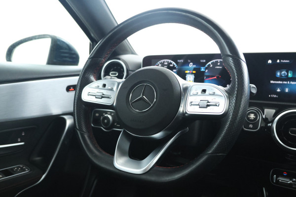 Mercedes-Benz A-Klasse 200 Business Solution AMG Upgrade Automaat, Panorama,