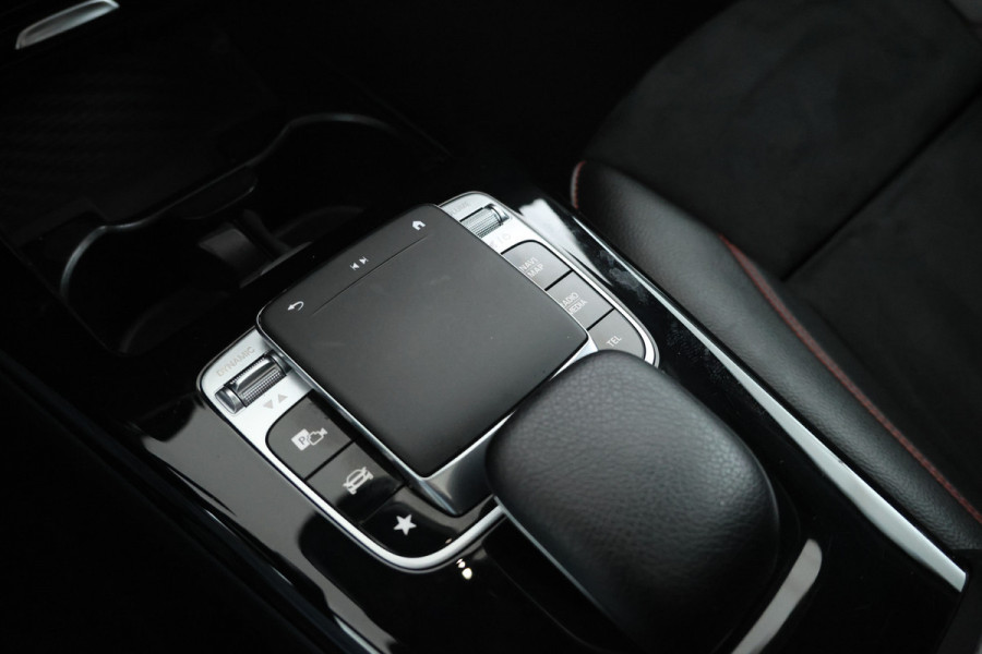 Mercedes-Benz A-Klasse 200 Business Solution AMG Upgrade Automaat, Panorama,