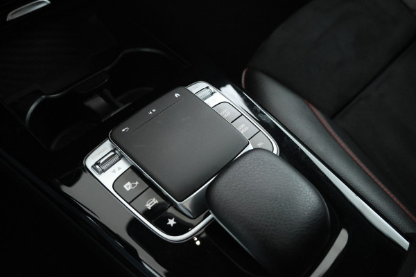 Mercedes-Benz A-Klasse 200 Business Solution AMG Upgrade Automaat, Panorama,