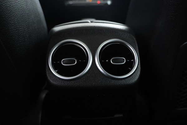 Mercedes-Benz A-Klasse 200 Business Solution AMG Upgrade Automaat, Panorama,