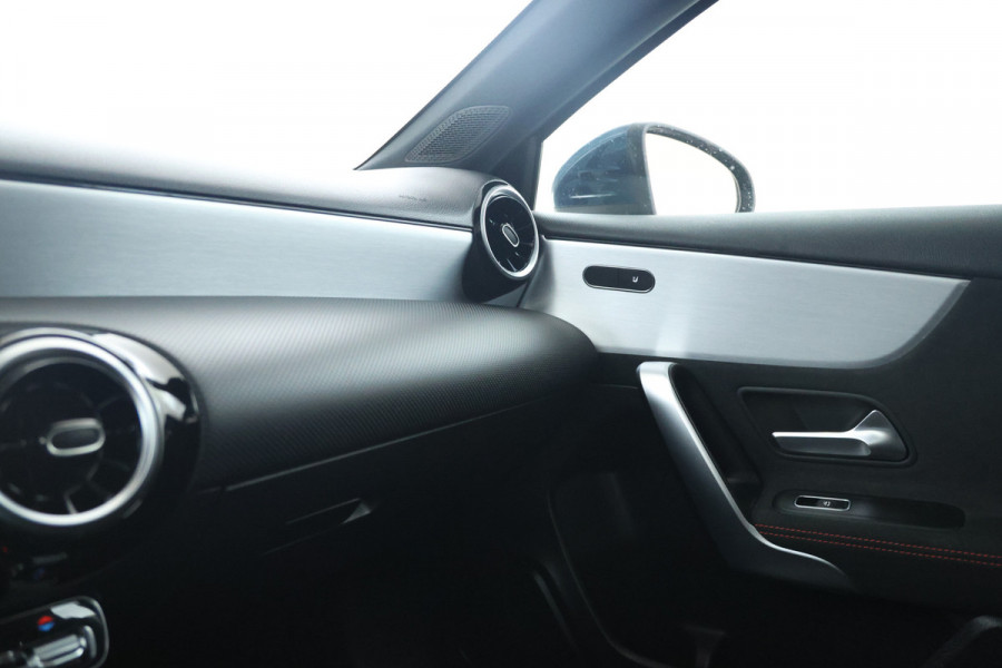 Mercedes-Benz A-Klasse 200 Business Solution AMG Upgrade Automaat, Panorama,