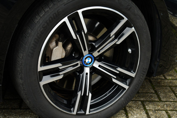 BMW 3-serie 330i Sportline 18inch HiFi Live-Cockpit Sfeer