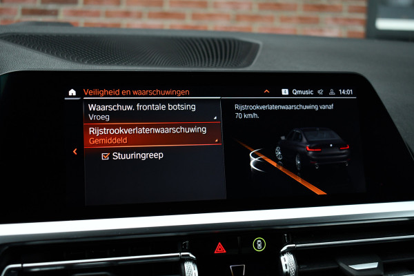 BMW 3-serie 330i Sportline 18inch HiFi Live-Cockpit Sfeer