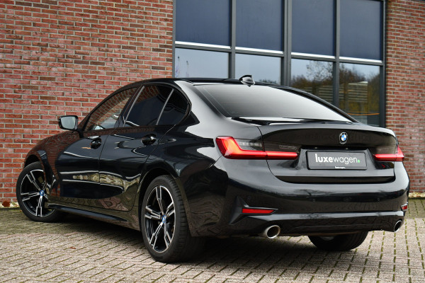 BMW 3-serie 330i Sportline 18inch HiFi Live-Cockpit Sfeer